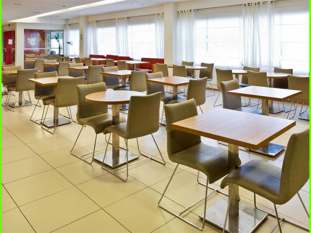 ホテル Ibis ペトロリーナ レストラン 写真