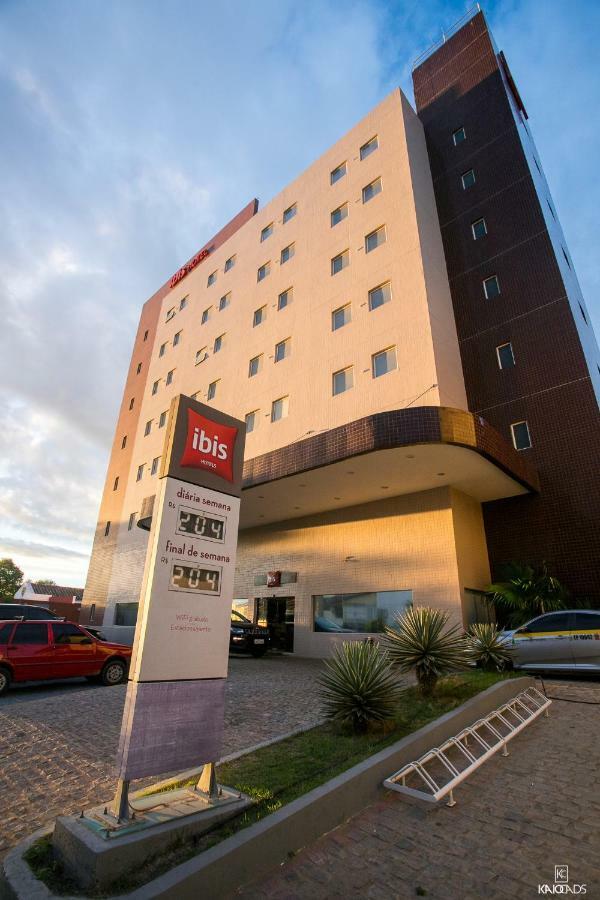 ホテル Ibis ペトロリーナ エクステリア 写真